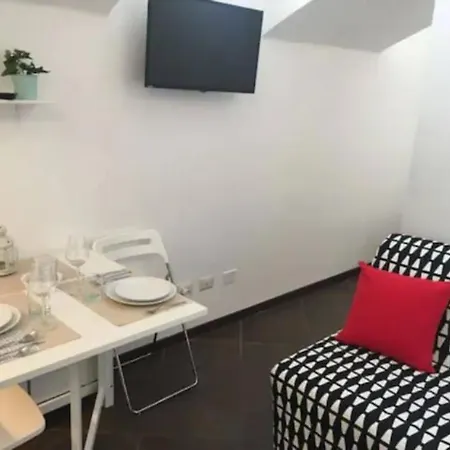 Romantica Mansarda 15 Min Dal Centro - Lome 844 شقة *